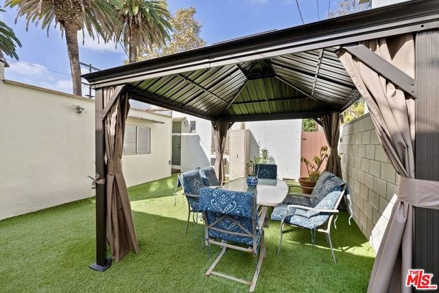 8415 Rosewood Avenue, West Hollywood, CA 90048