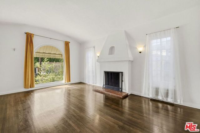 8415 Rosewood Avenue, West Hollywood, CA 90048