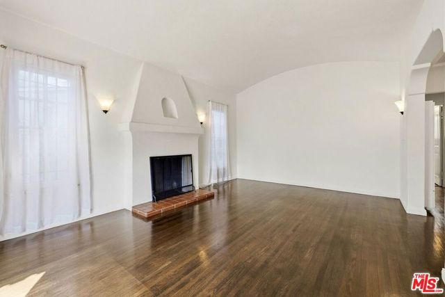 8415 Rosewood Avenue, West Hollywood, CA 90048