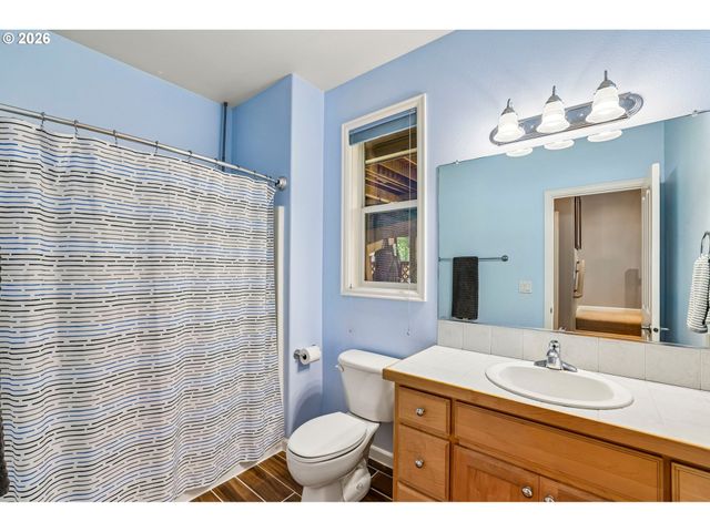 8297 Sw HAYDEN Dr, Beaverton, OR 97007