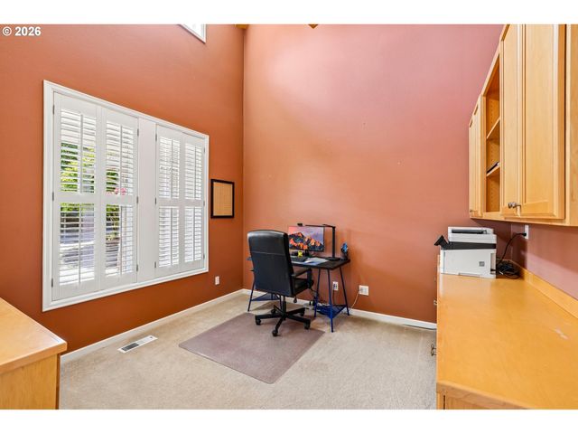 8297 Sw HAYDEN Dr, Beaverton, OR 97007