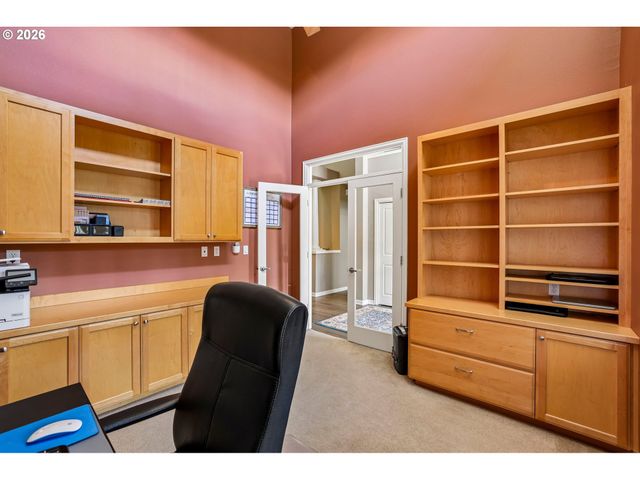 8297 Sw HAYDEN Dr, Beaverton, OR 97007
