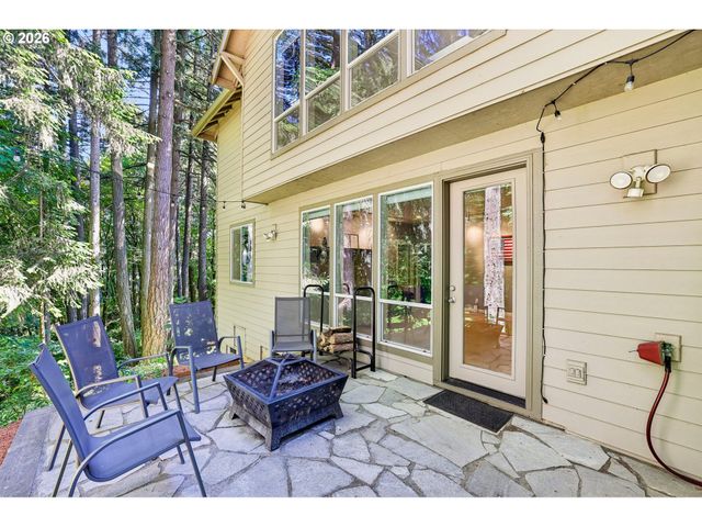 8297 Sw HAYDEN Dr, Beaverton, OR 97007