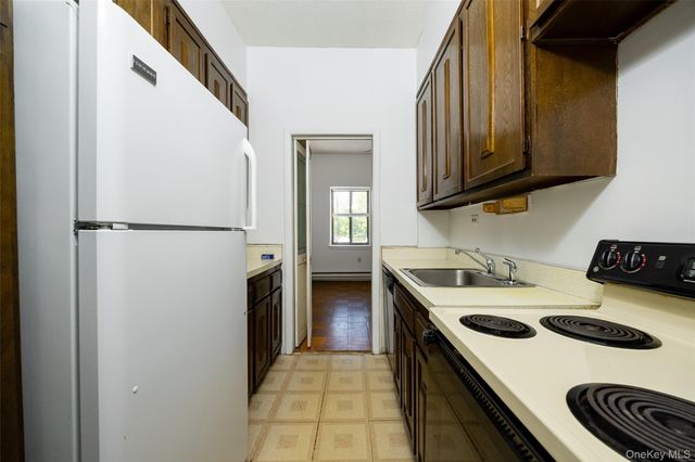 160 Academy Street 1E, Poughkeepsie, NY 12601