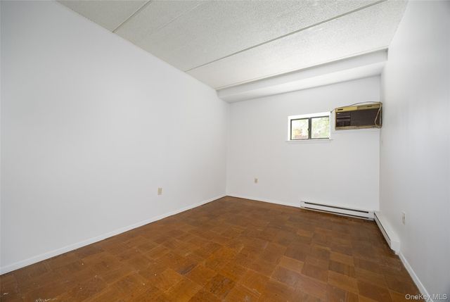160 Academy Street 1E, Poughkeepsie, NY 12601