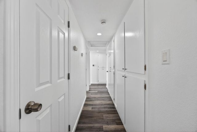 61 Brentford Cir, Sacramento, CA 95823