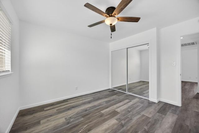 61 Brentford Cir, Sacramento, CA 95823