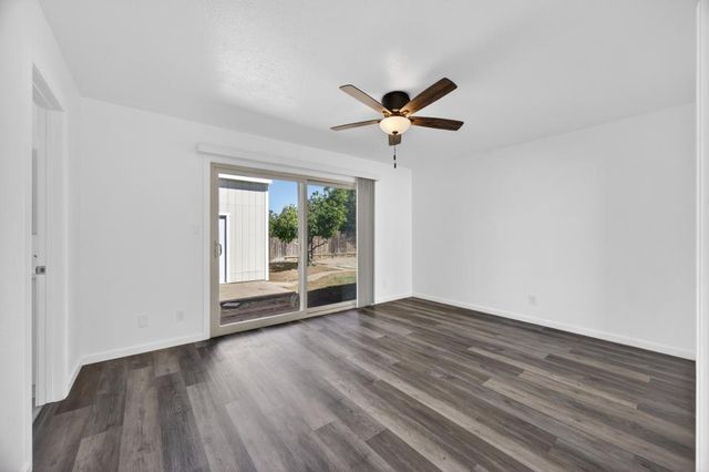 61 Brentford Cir, Sacramento, CA 95823