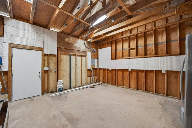 61 Brentford Cir, Sacramento, CA 95823