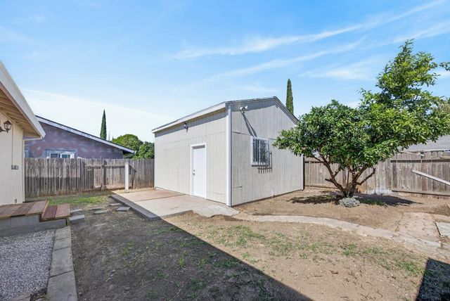 61 Brentford Cir, Sacramento, CA 95823