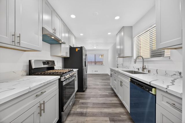 61 Brentford Cir, Sacramento, CA 95823