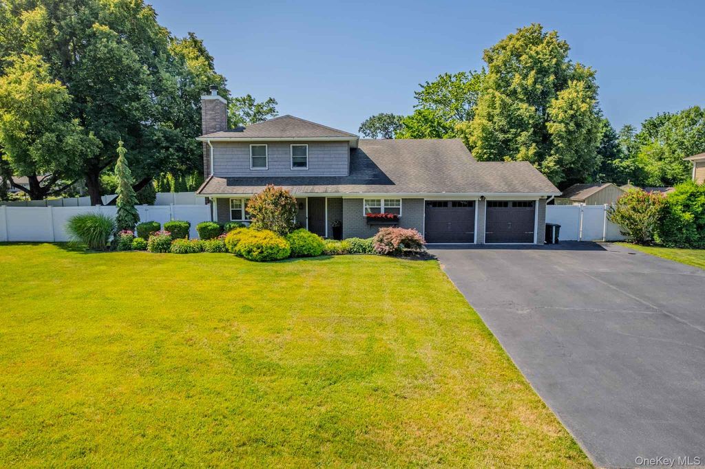 8 Feather Lane, Commack, NY 11725 — photo 4