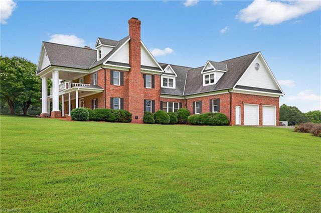 8350 Holler Farm Road, Clemmons, NC 27012