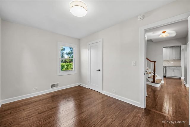 7232 W Oakton Street, Niles, IL 60714