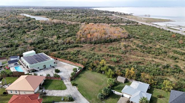 226 Debbie Lane, Dickinson, TX 77539