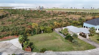 226 Debbie Lane, Dickinson, TX 77539