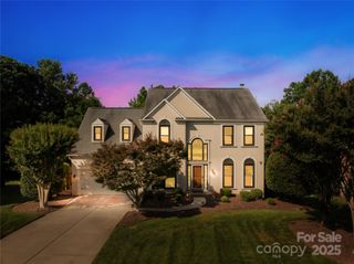 5536 Piper Glen Drive, Charlotte, NC 28277