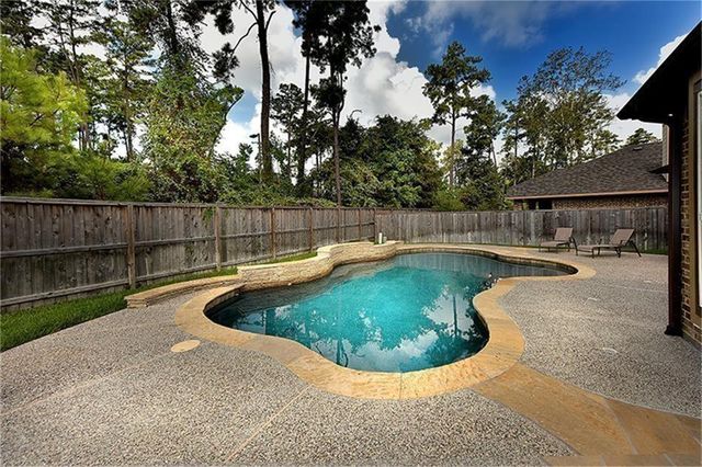 126 Hearthshire Circle, The Woodlands, TX 77354