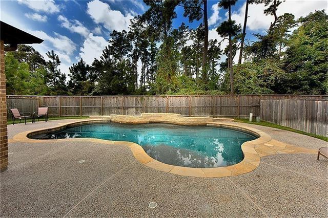 126 Hearthshire Circle, The Woodlands, TX 77354