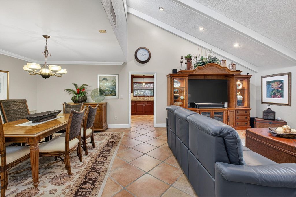 Image 15 of property listing at 5470 NW 3rd Terrace, Boca Raton, FL 33487