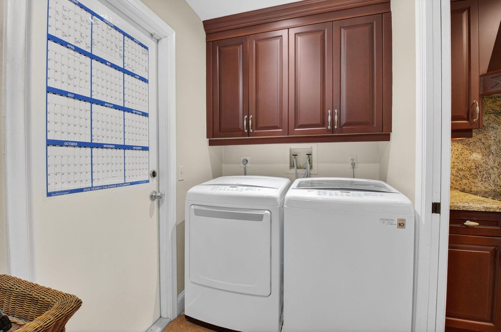 Image 25 of property listing at 5470 NW 3rd Terrace, Boca Raton, FL 33487