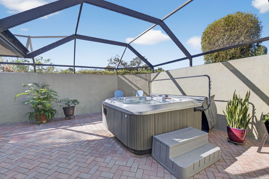 Image 33 of property listing at 5470 NW 3rd Terrace, Boca Raton, FL 33487