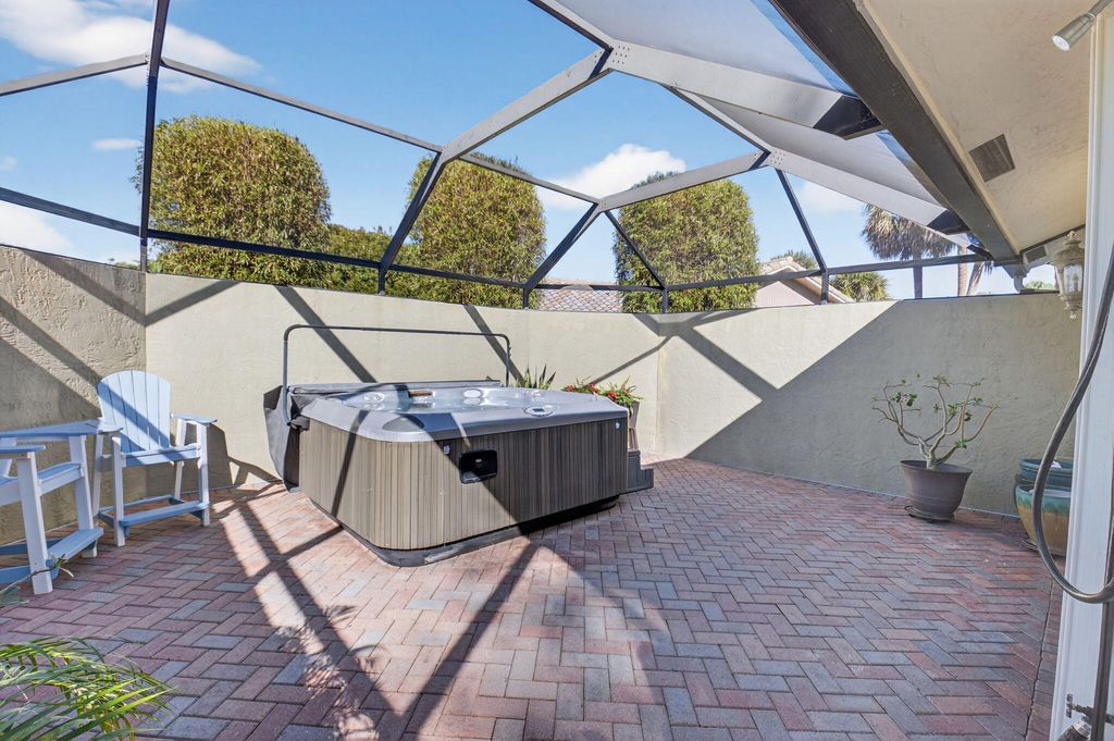 Image 35 of property listing at 5470 NW 3rd Terrace, Boca Raton, FL 33487