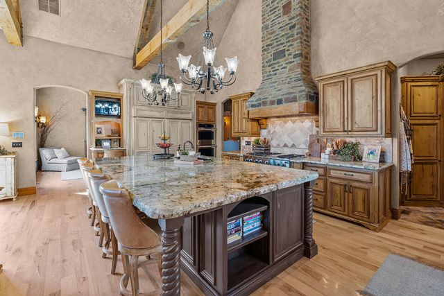 2332 N Farm Road 231, Strafford, MO 65757