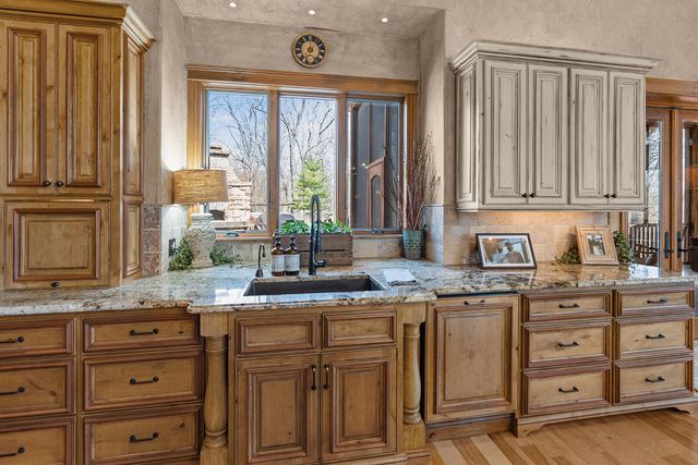 2332 N Farm Road 231, Strafford, MO 65757