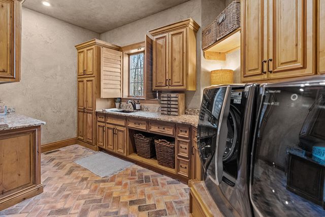 2332 N Farm Road 231, Strafford, MO 65757