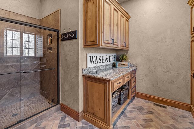 2332 N Farm Road 231, Strafford, MO 65757