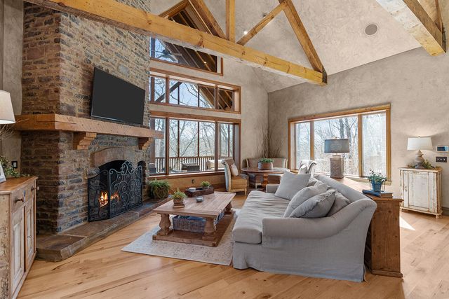 2332 N Farm Road 231, Strafford, MO 65757