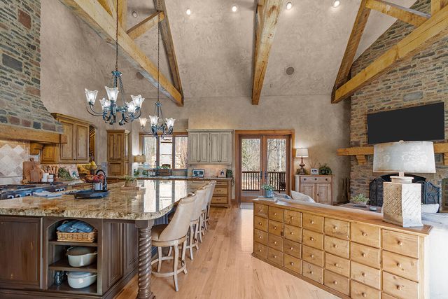 2332 N Farm Road 231, Strafford, MO 65757