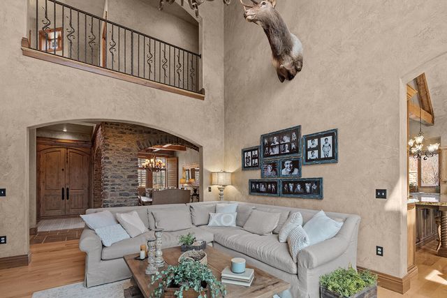 2332 N Farm Road 231, Strafford, MO 65757