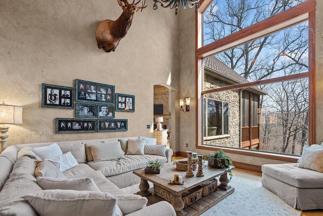 2332 N Farm Road 231, Strafford, MO 65757