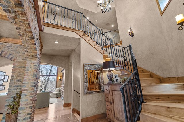 2332 N Farm Road 231, Strafford, MO 65757