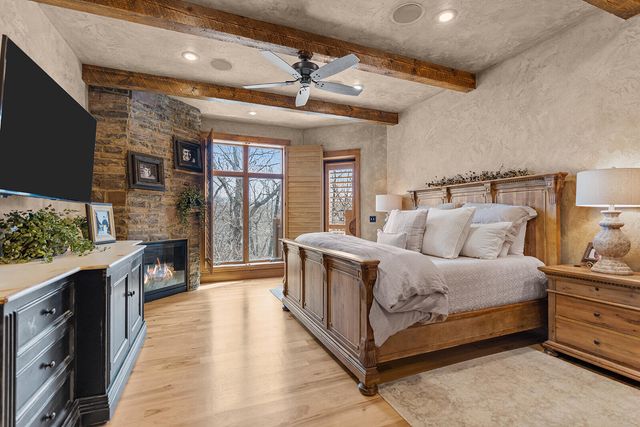 2332 N Farm Road 231, Strafford, MO 65757