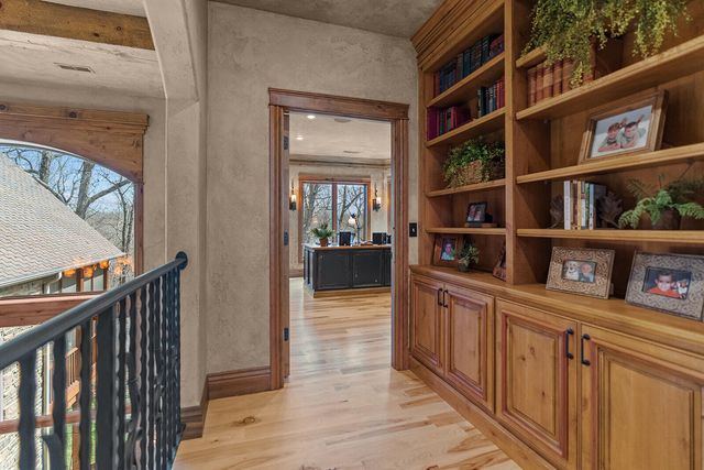 2332 N Farm Road 231, Strafford, MO 65757