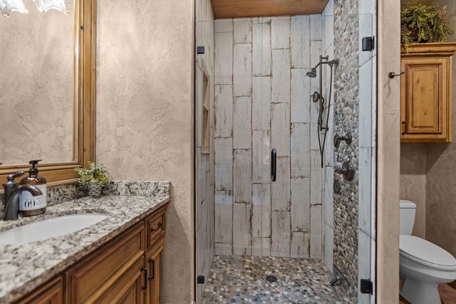 2332 N Farm Road 231, Strafford, MO 65757