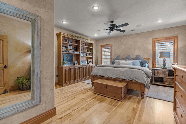 2332 N Farm Road 231, Strafford, MO 65757