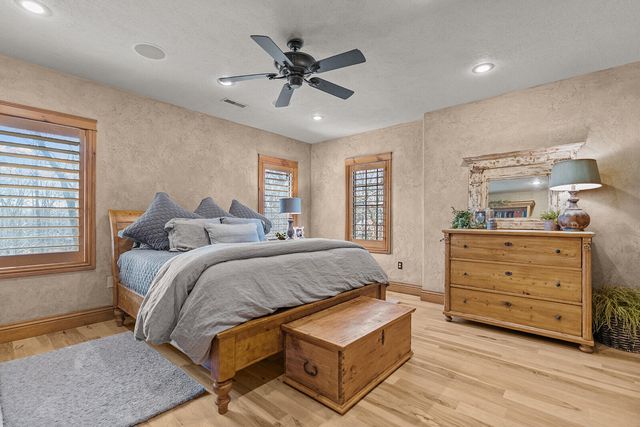 2332 N Farm Road 231, Strafford, MO 65757