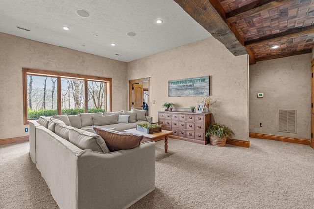 2332 N Farm Road 231, Strafford, MO 65757