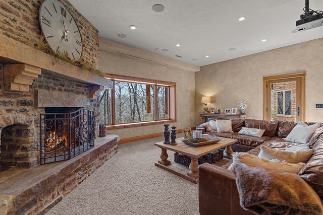 2332 N Farm Road 231, Strafford, MO 65757