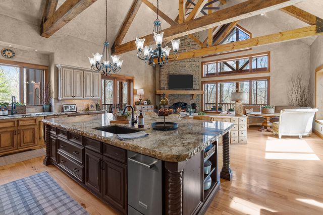 2332 N Farm Road 231, Strafford, MO 65757