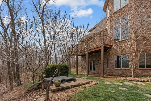 2332 N Farm Road 231, Strafford, MO 65757