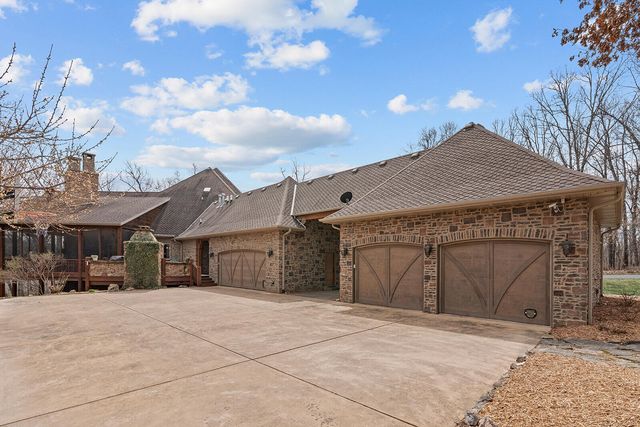 2332 N Farm Road 231, Strafford, MO 65757