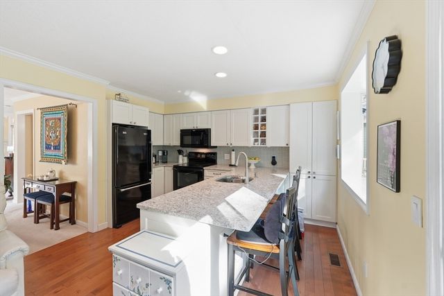 63 Brookdale Cir 63, Shrewsbury, MA 01545