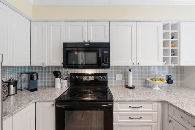 63 Brookdale Cir 63, Shrewsbury, MA 01545