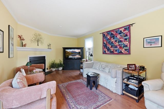 63 Brookdale Cir 63, Shrewsbury, MA 01545