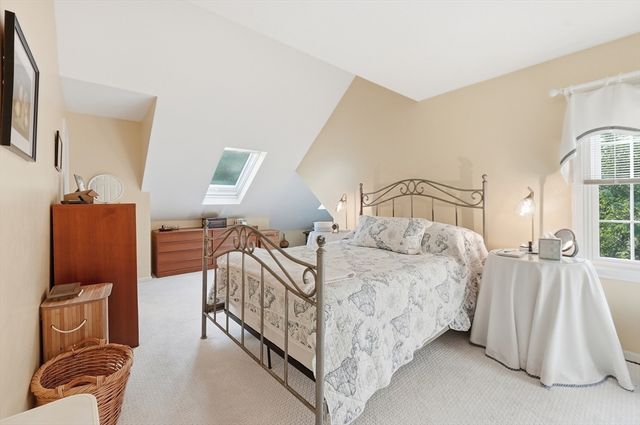 63 Brookdale Cir 63, Shrewsbury, MA 01545